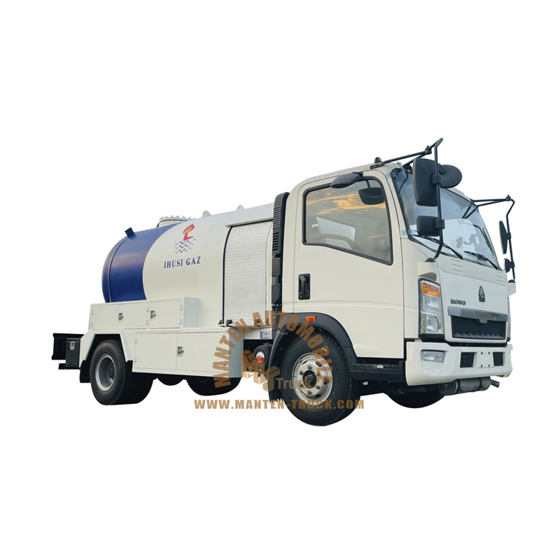 sinotruk howo 4x2 5500liters lpg refilling truck with dispenser