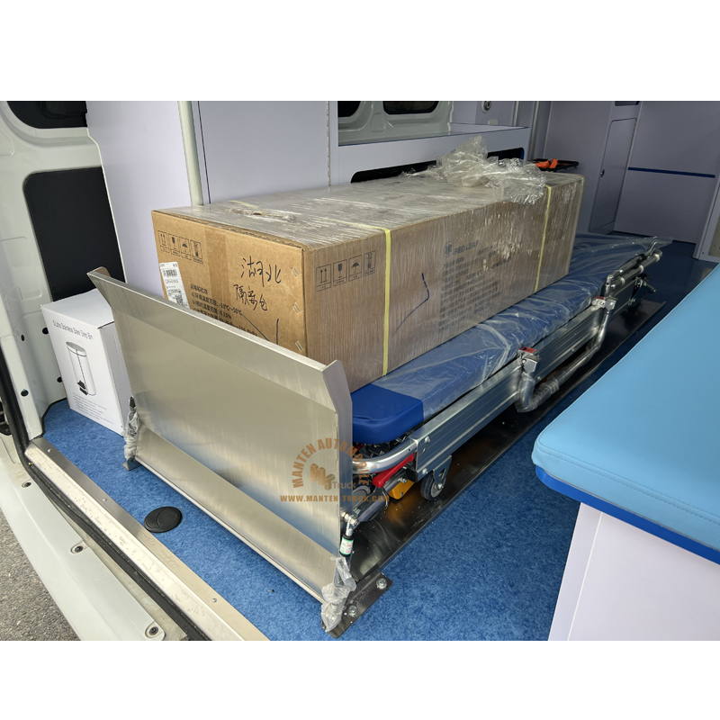 Équipement principal pour l'ambulance d'Icu (1)