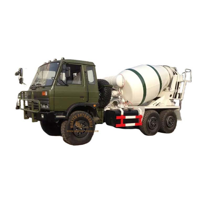 Camion de mélangeur de ciment Dongfeng 6x6 8cbm